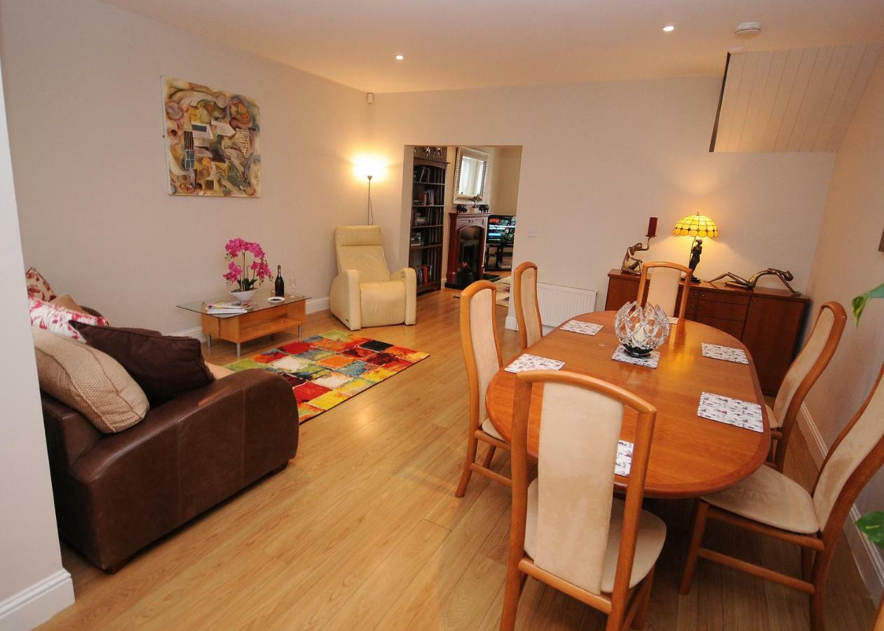 5 College Crescent Apartment Galway Exterior foto