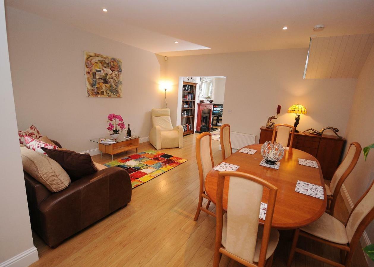 5 College Crescent Apartment Galway Exterior foto